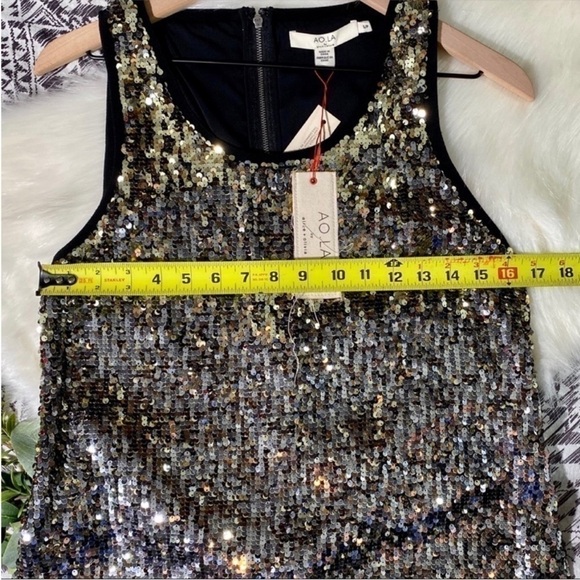 NWT! Alice + Olivia AO LA sleeveless
sequins blouse - Picture 16 of 16